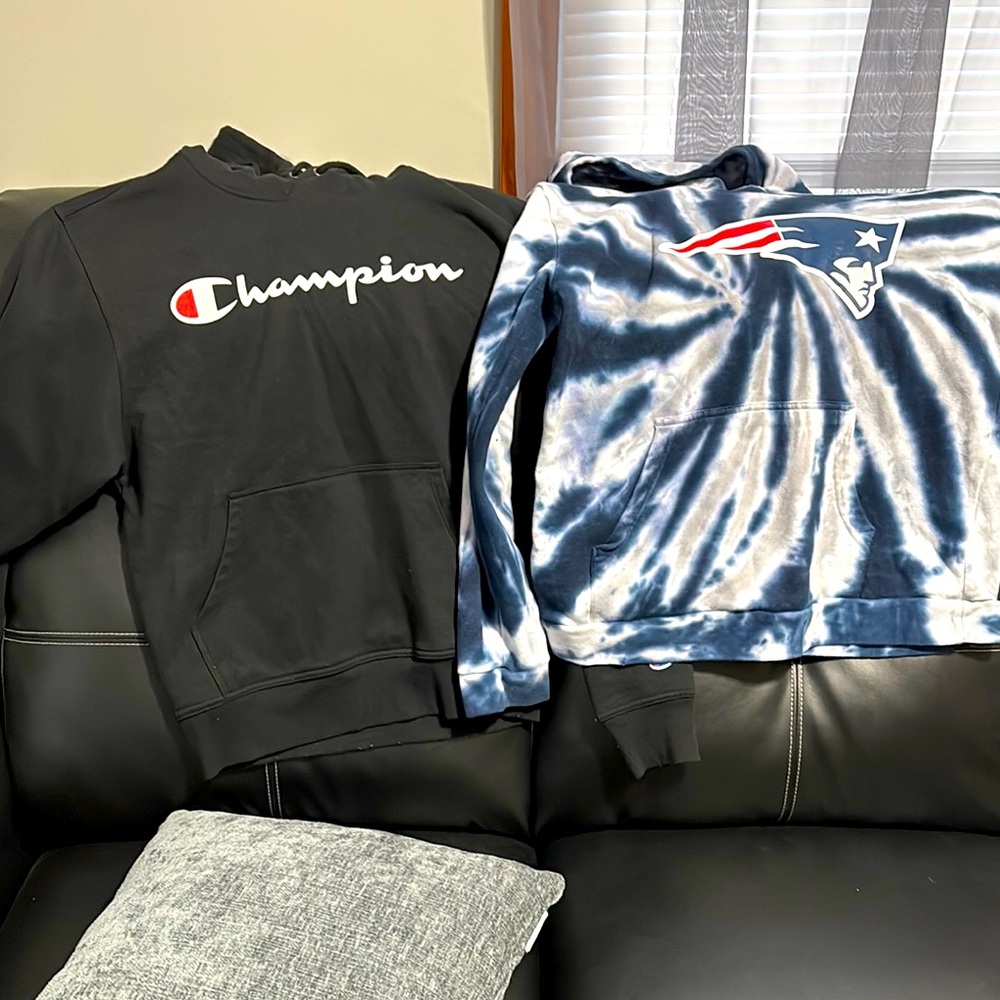 2 hoodies boys xl tye dye patriots and men’s small champion